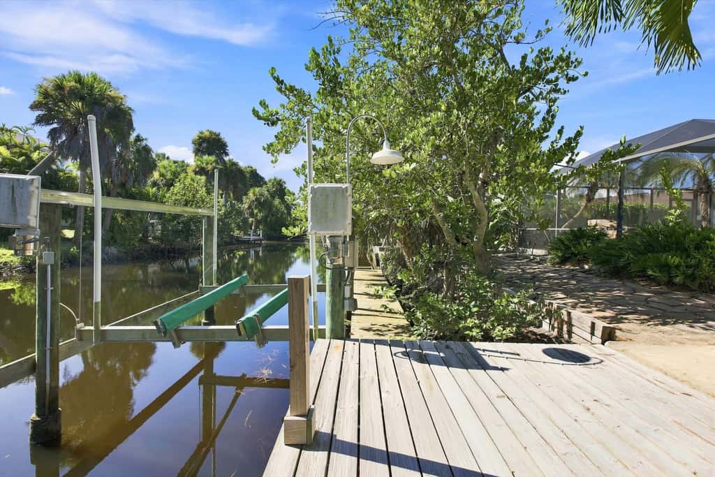 Bonita's Riverfront Retreat