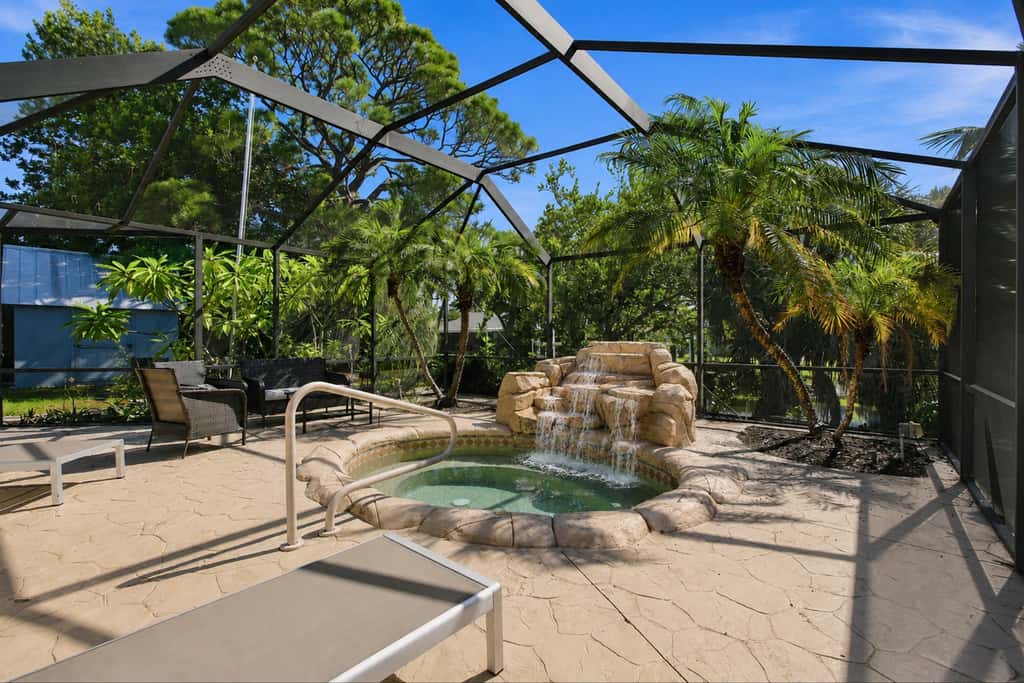 Bonita's Riverfront Retreat