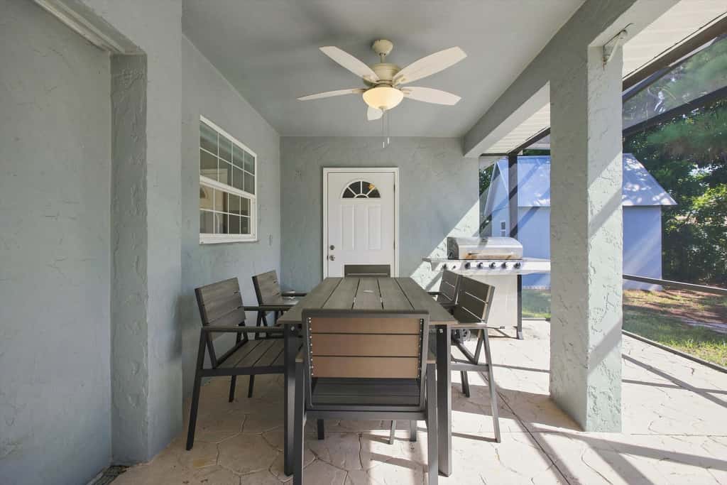 Bonita's Riverfront Retreat