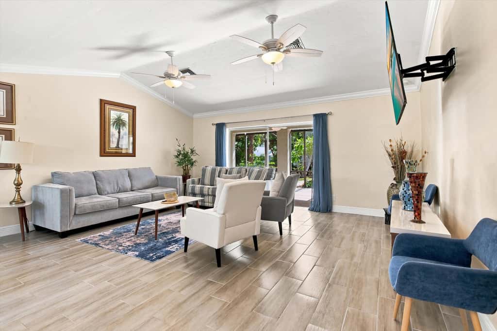 Bonita's Riverfront Retreat
