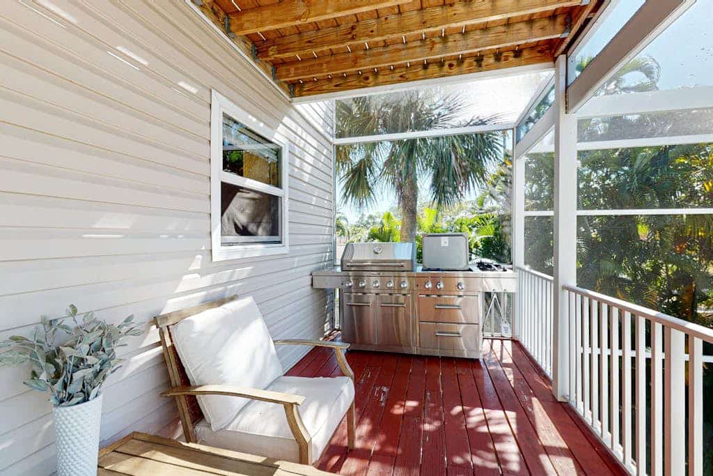 Waterfront home with private pool, kayaks, hot tub, bicycles, & W/D