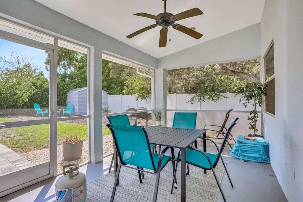 Charming getaway in prime location with fast WiFi, W/D, and central AC