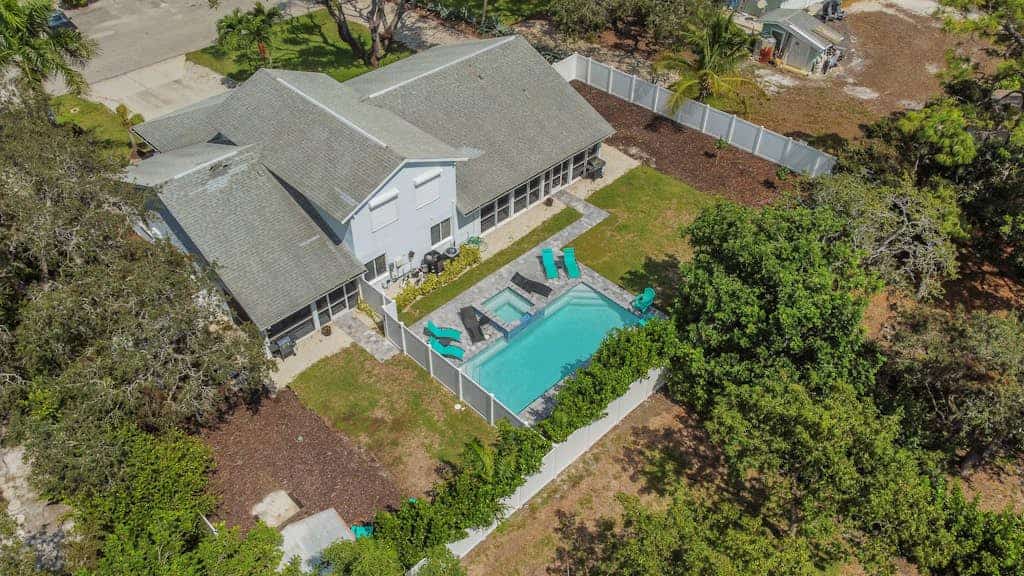 Trendy half of a duplex near the beach with private pool and spa