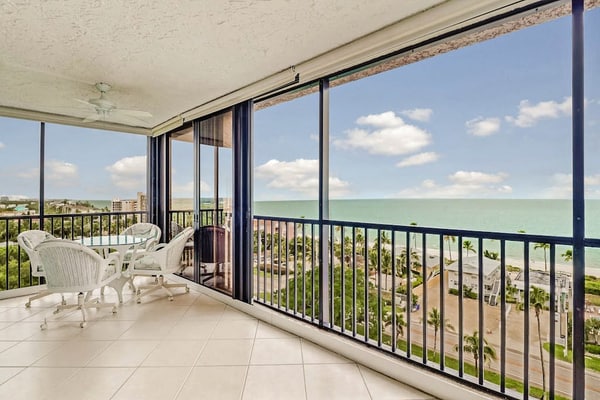 10th-floor apt w/direct ocean views, private beach access, on-site pool, tennis