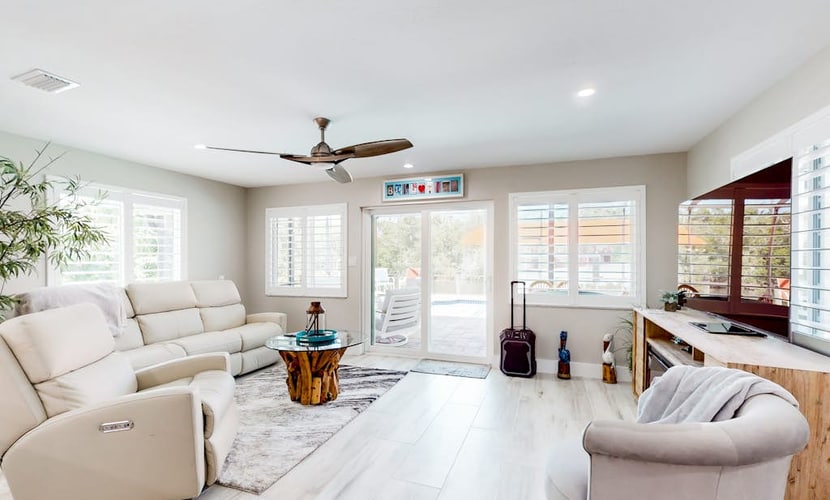 Elegant Water-front home with pool in heart of Bonita Springs and beaches