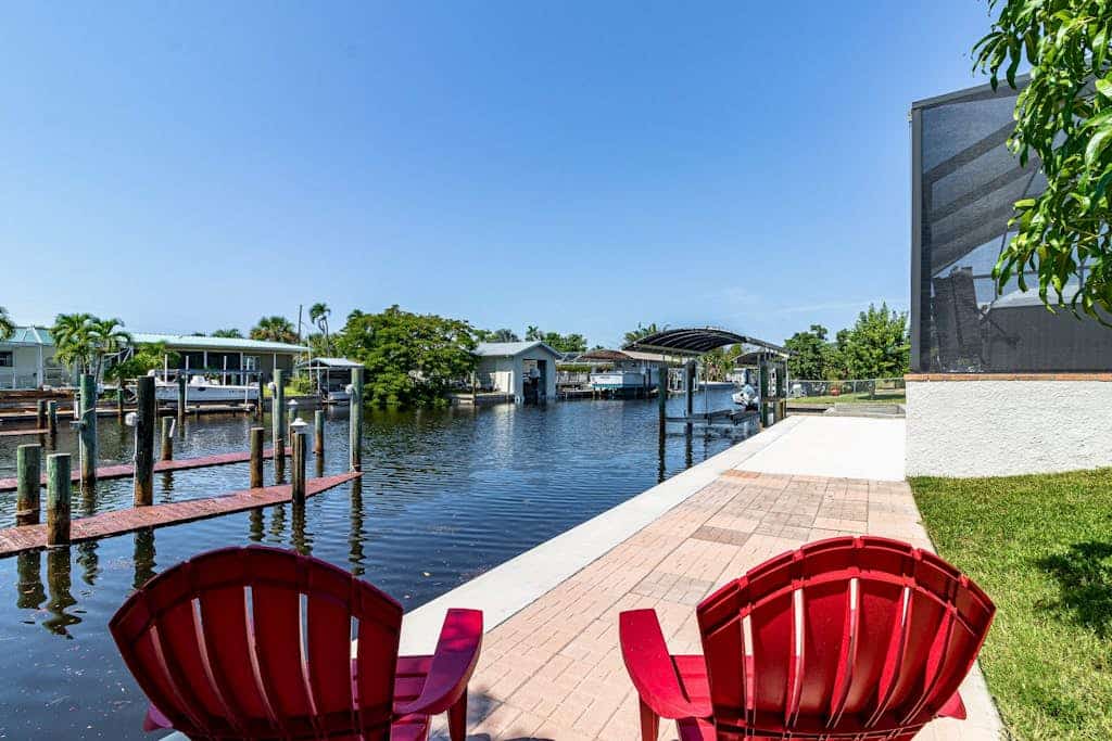 Spacious, dog friendly home with pool, on waterway within minutes to the Gulf