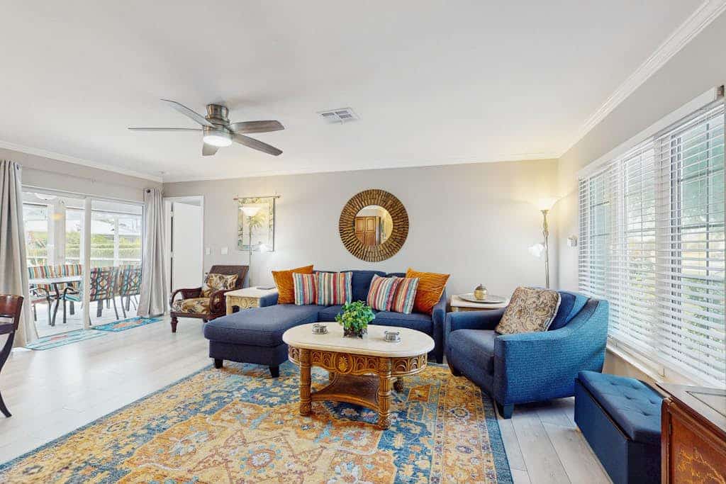Cozy home with private pool, lanai, & washer and dryer - pool spa