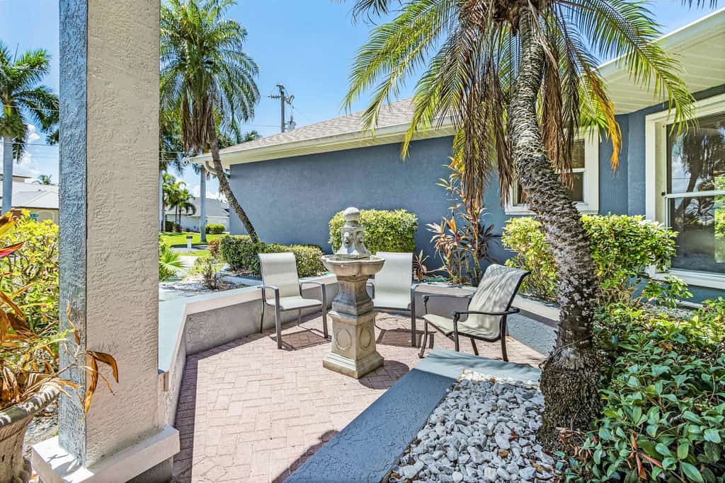 Snowbird-friendly retreat with WiFi, private pool, washer/dryer, & dog friendly