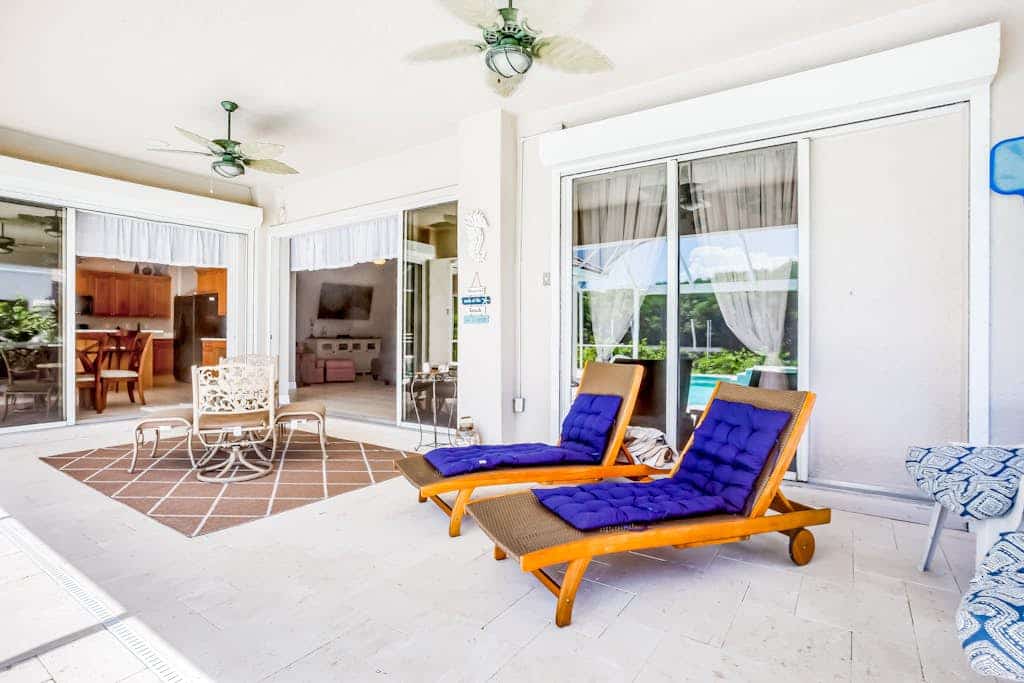Waterfront Haven w/ a Private Pool, Pool Spa, Fast WiFi & Full Kitchen
