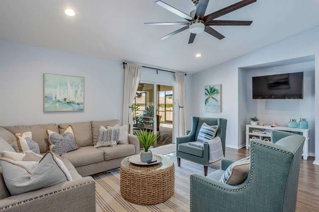 Private home with heated pool, screened lanai, grill, sun deck, & yard games