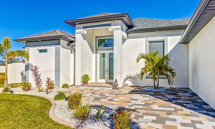 Exquisite home with Heated Pool & Firepit, enclosed yard