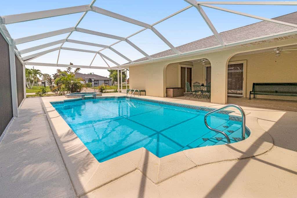 Spacious home with a private pool, pool spa, washer/dryer, & AC