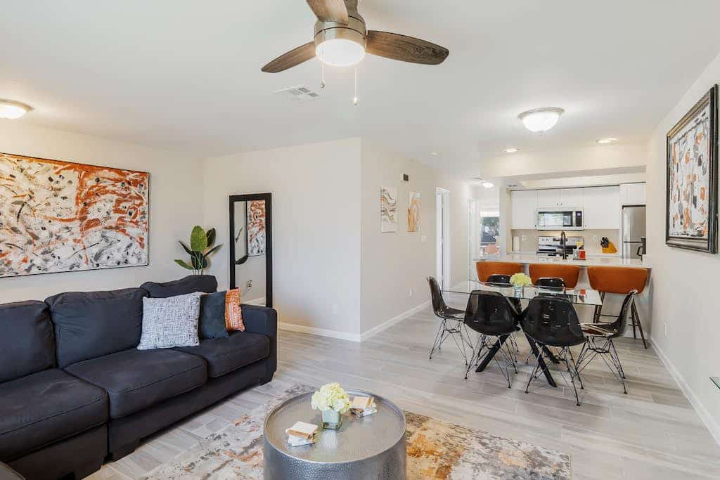 Dog-friendly duplex with shared pool & great location - full kitchen, AC, & W/D