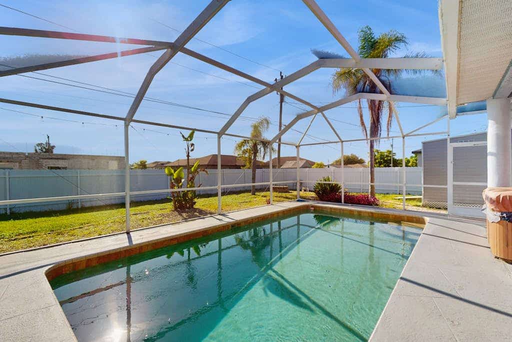 Dog friendly house with private pool, lanai, and hot tub