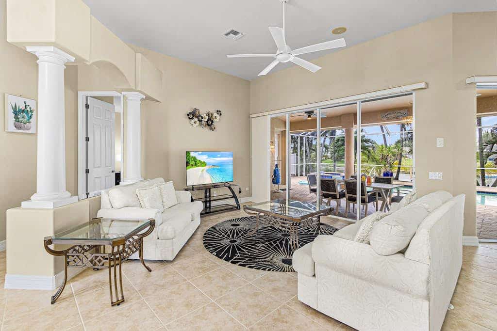 Exceptional waterfront home, refreshing pool, spa, family and dog friendly