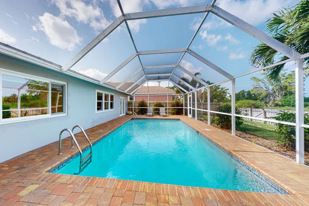 Ultra-Private Hideaway with Family-Friendly Pool, Lanai, Fenced Yard, WiFi & AC