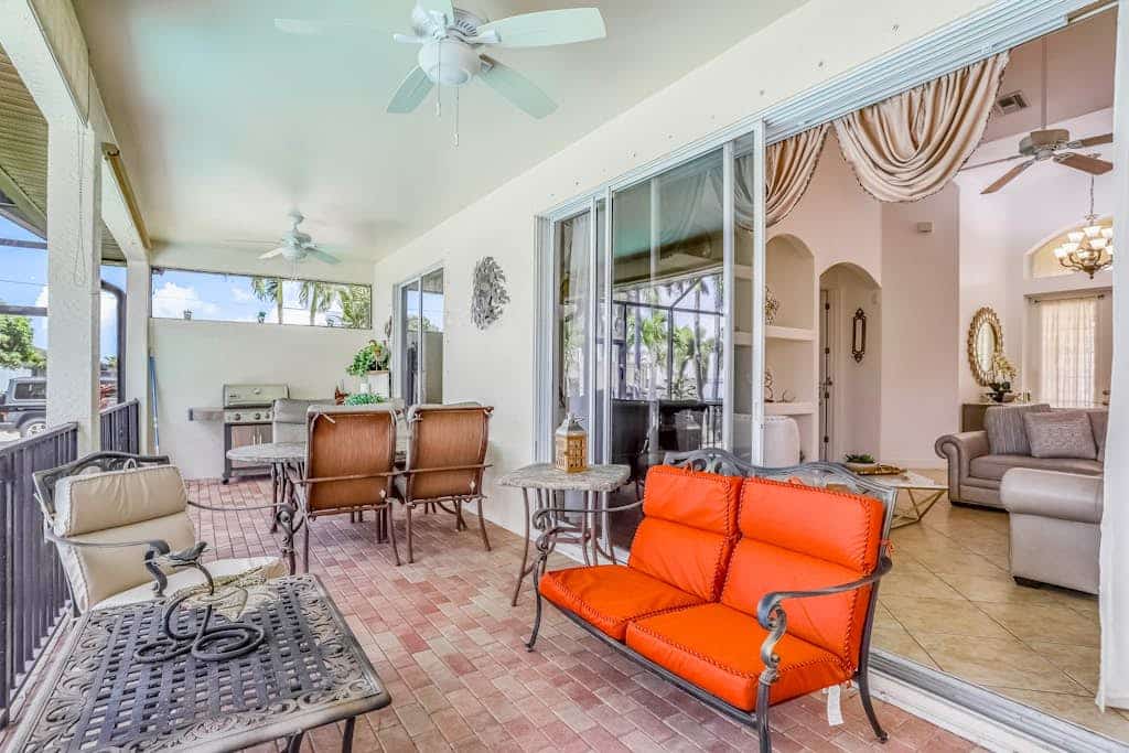 Wonderful cape home with private pool, furnished lanai, gas grill and WiFi