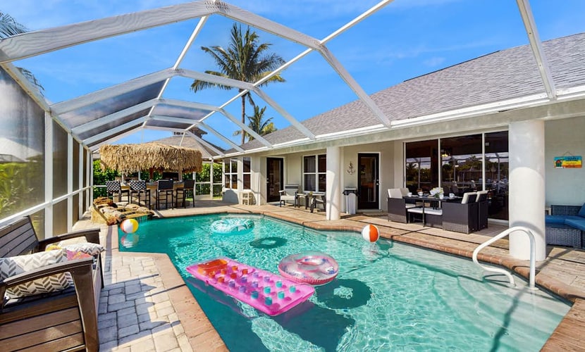 Wonderful oasis w/lanai, private pool, tropical bar, private dock, Gulf access