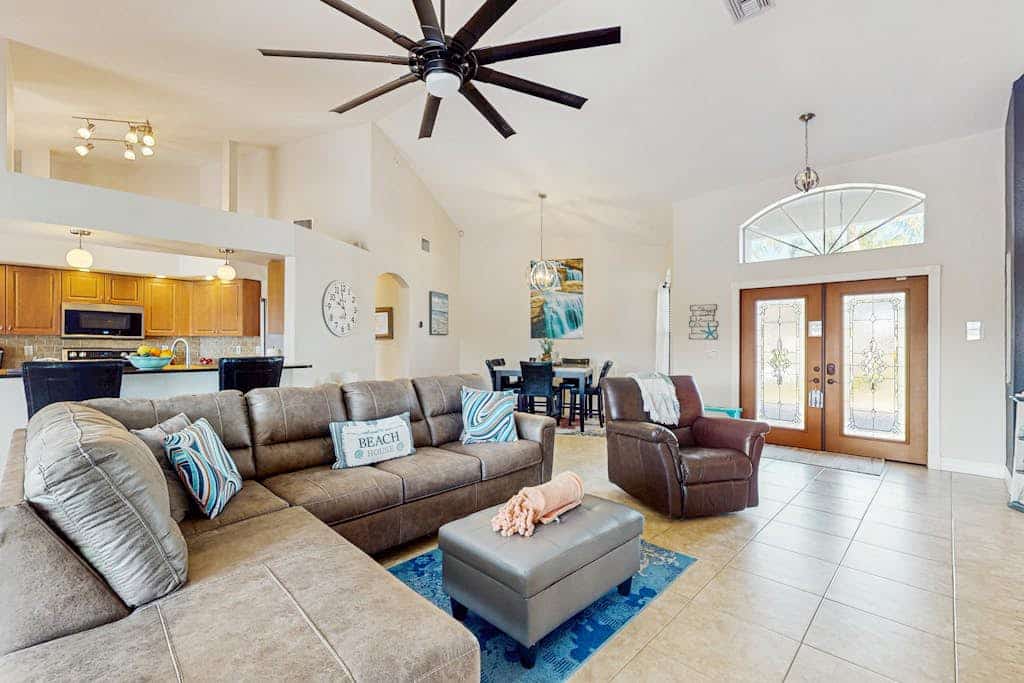 Wonderful oasis w/lanai, private pool, tropical bar, private dock, Gulf access