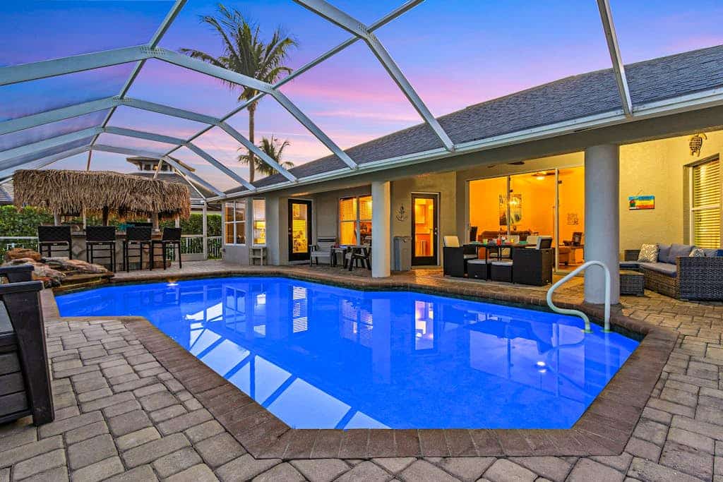 Wonderful oasis w/lanai, private pool, tropical bar, private dock, Gulf access
