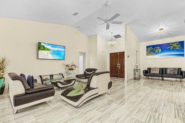 Palms on the Canal | House in Cape Coral with direct water access