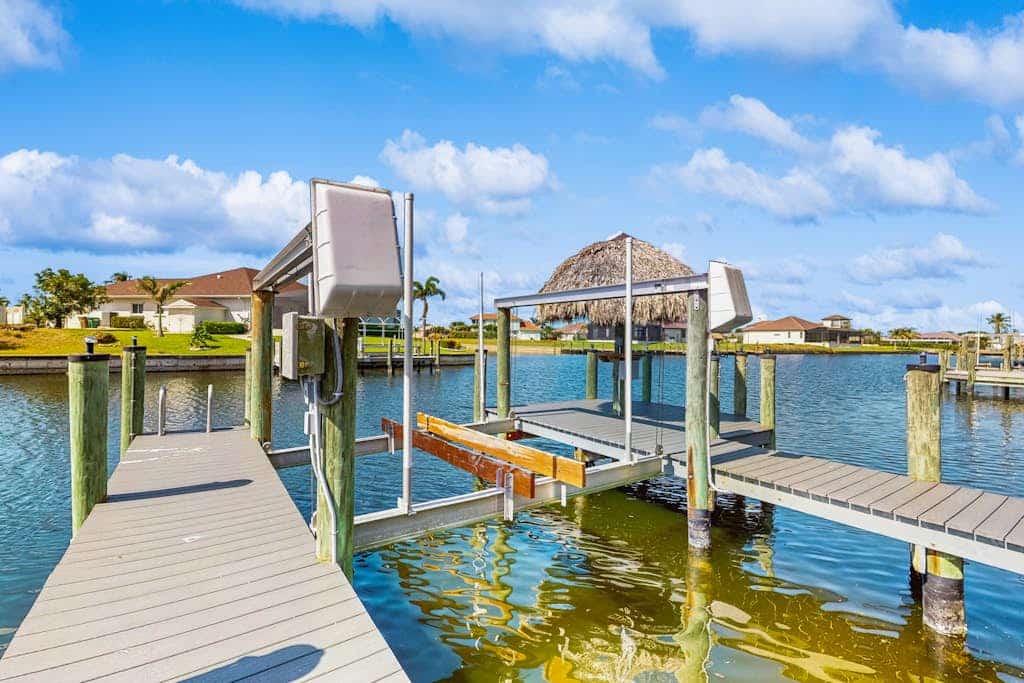 Cozy luxurious home with private pool spa, W/D, and WiFi