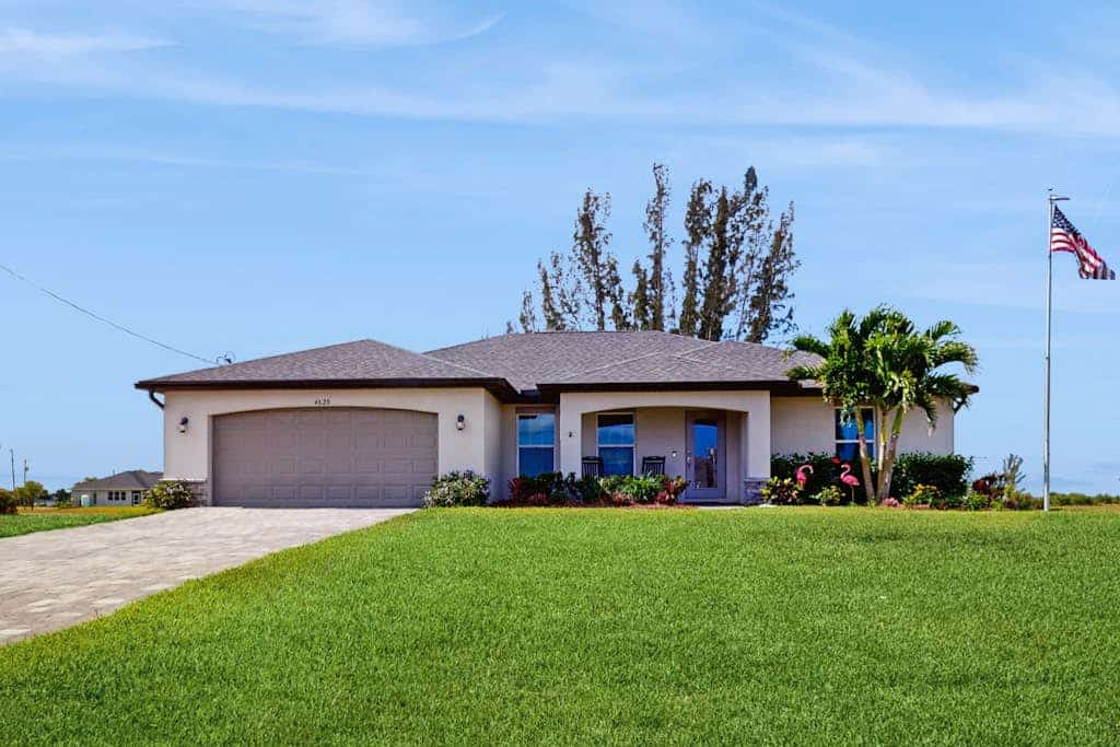 Quiet home with private pool and spa and plenty of outside space