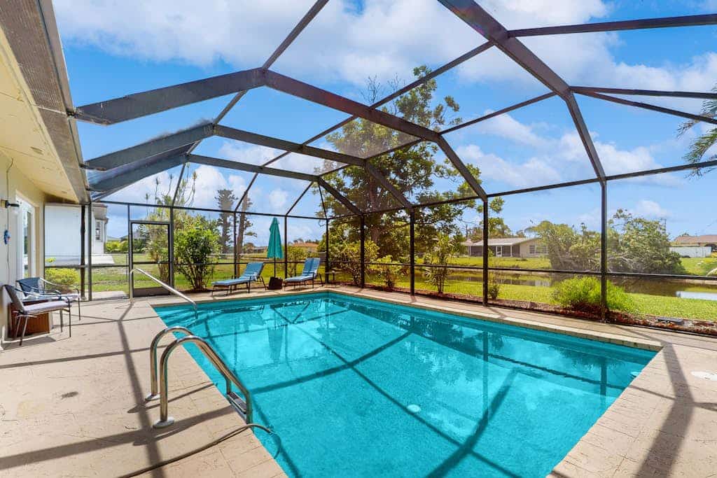 Dog friendly house with private pool, lanai, and washer & dryer