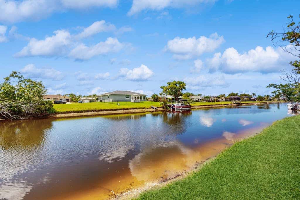 Dog friendly house with private pool, lanai, and washer & dryer