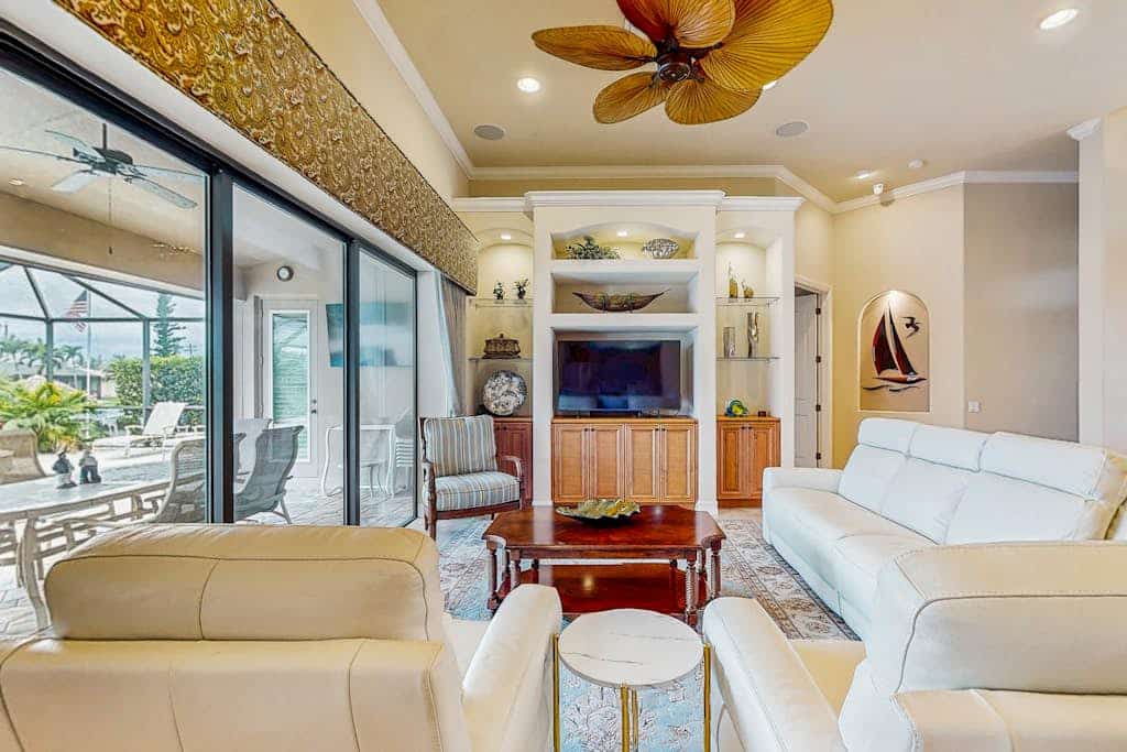 Luxury canalfront villa with private pool spa, enclosed lanai, & washer/dryer