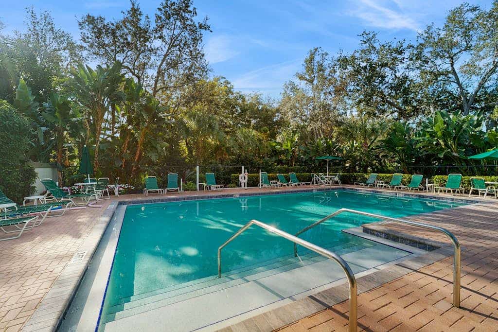 Peaceful top floor condo with golf views and resort amenities