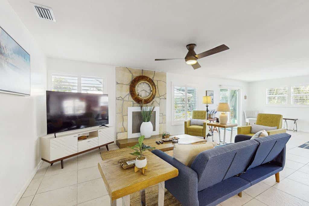 Relaxing retreat with private pool, washer/dryer, & family-friendly amenities