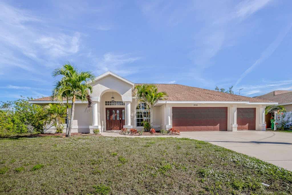 Dog-friendly home with private heated pool, grill, A/C, & washer/dryer