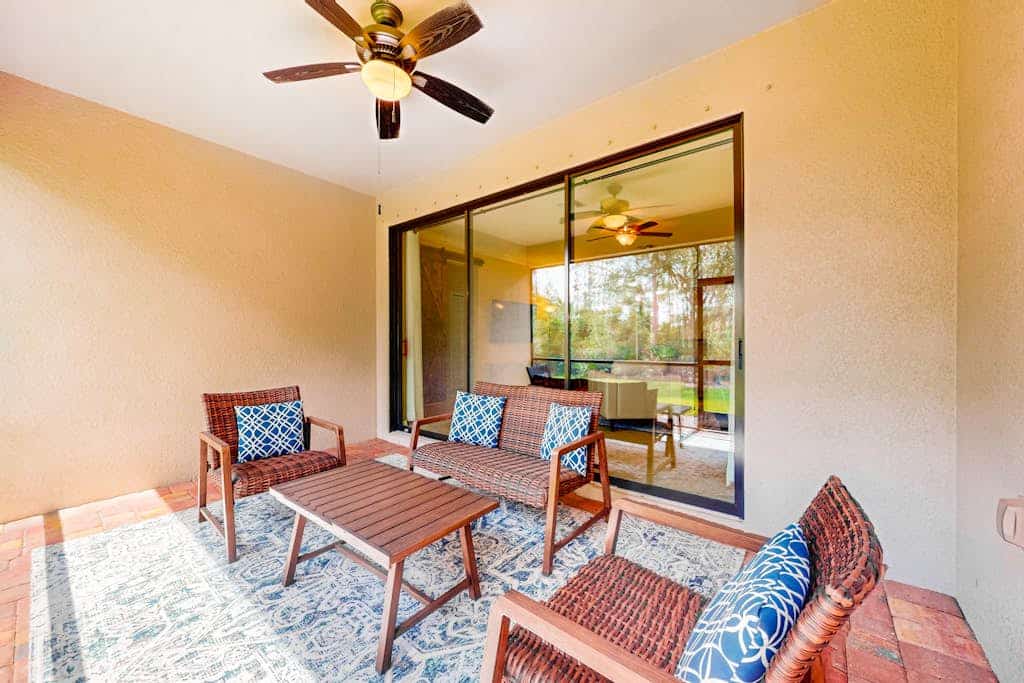 Spacious home with enclosed lanai, WiFi, AC, WD, pool, tennis court, & gym