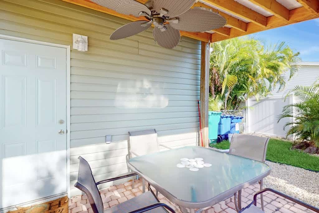 Dog-friendly hideaway with bikes, patio, grill, streaming, central AC, & W/D