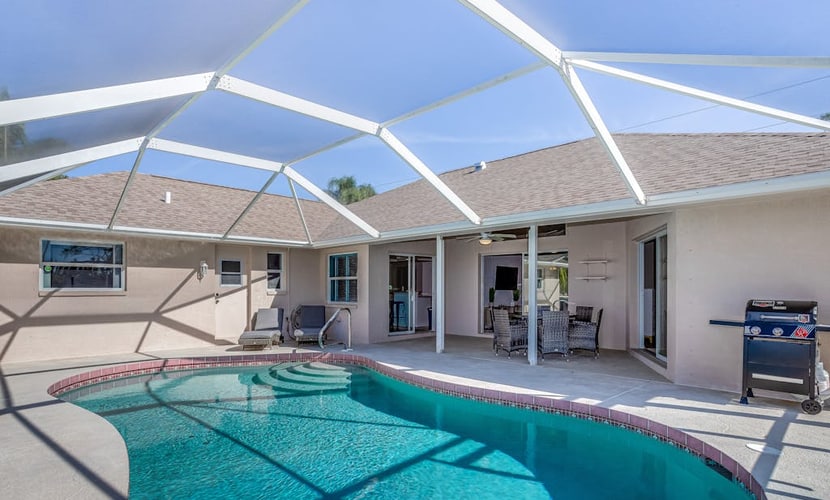 Riverfront, dog-friendly home with private pool & fast WiFi