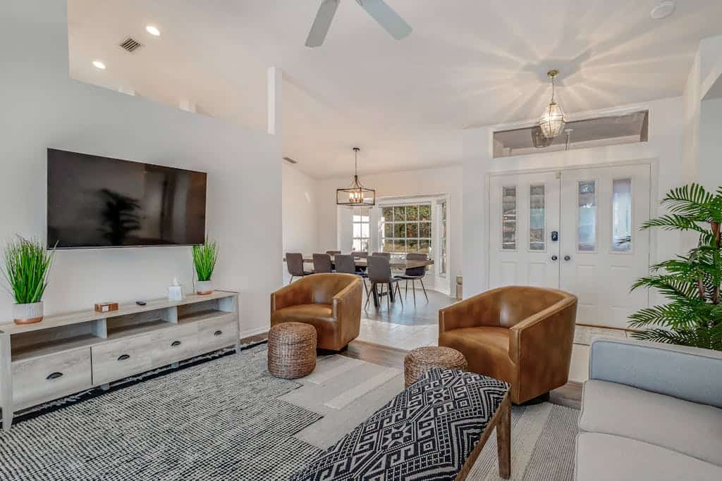 Riverfront, dog-friendly home with private pool & fast WiFi