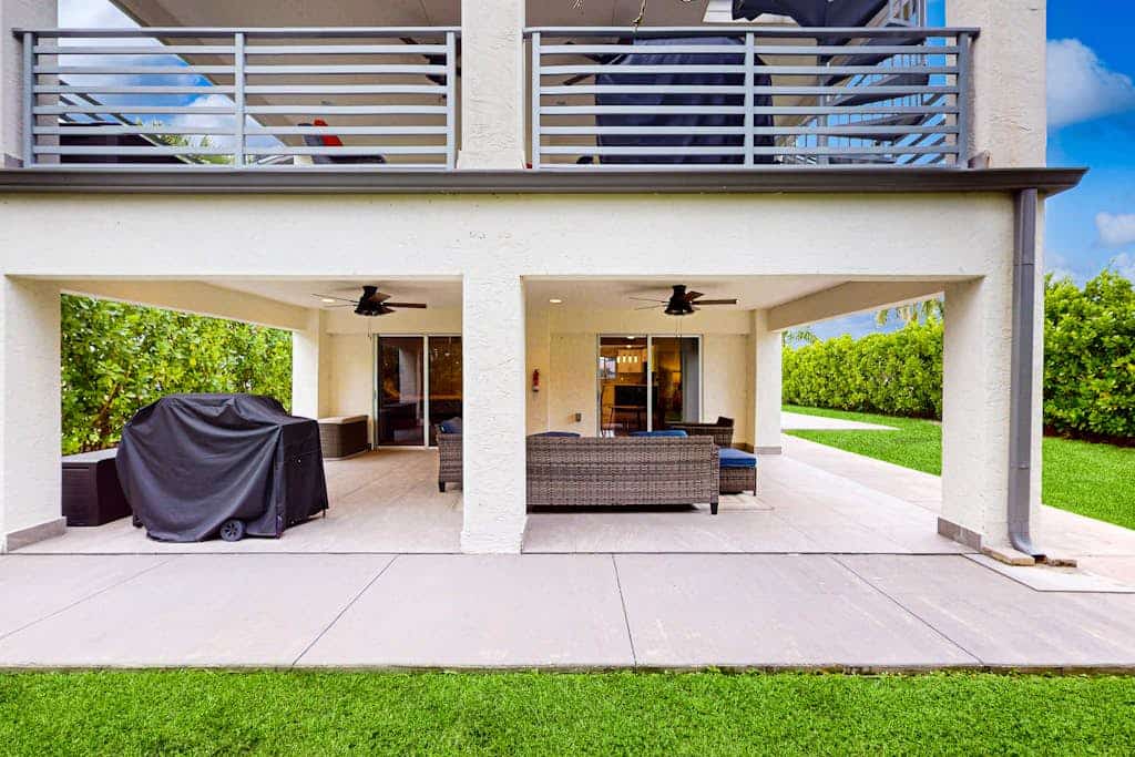 Dog-friendly colorful condo with shaded patio, washer/dryer, & central AC