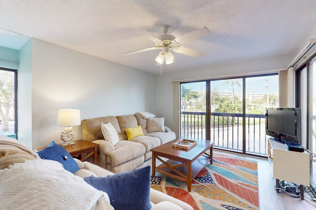 Santa Maria Condo 102