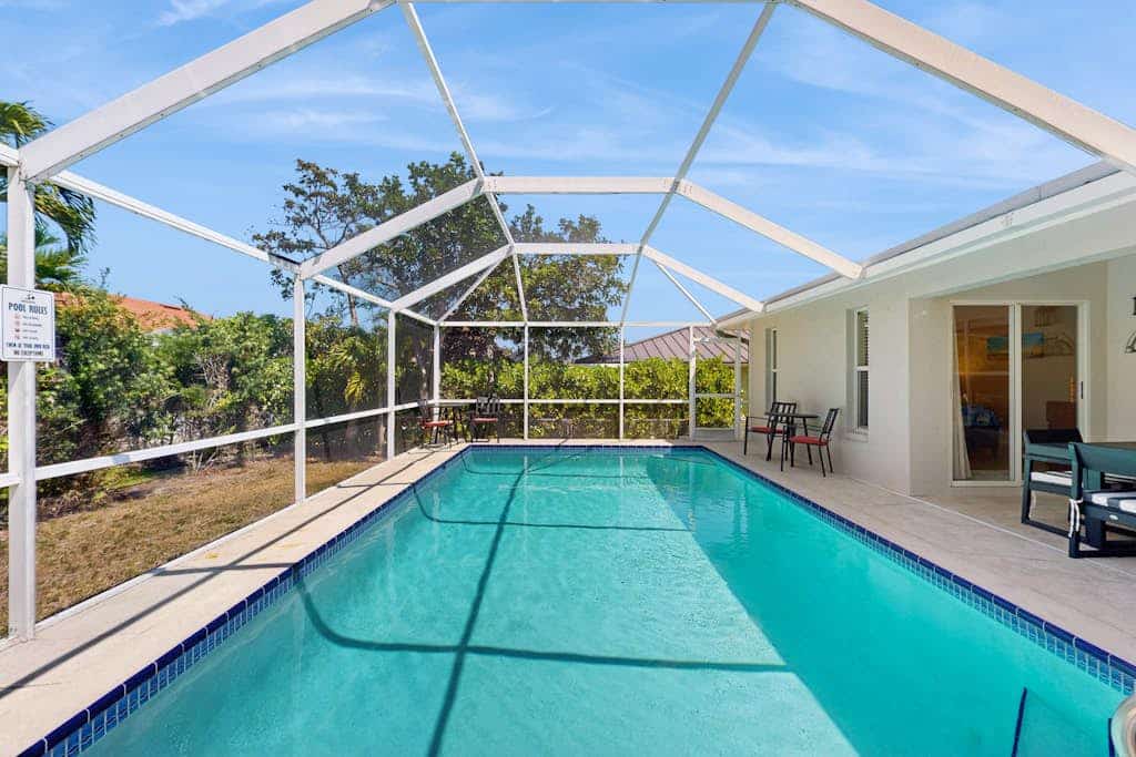 Home with private pool -  great location & nearby beach access