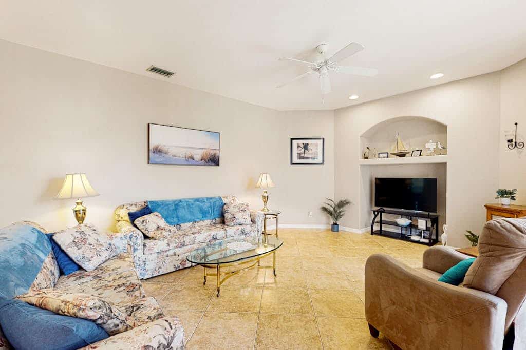 Relaxing Snowbird-Friendly Retreat Near Golf, Beaches & Outdoor Fun