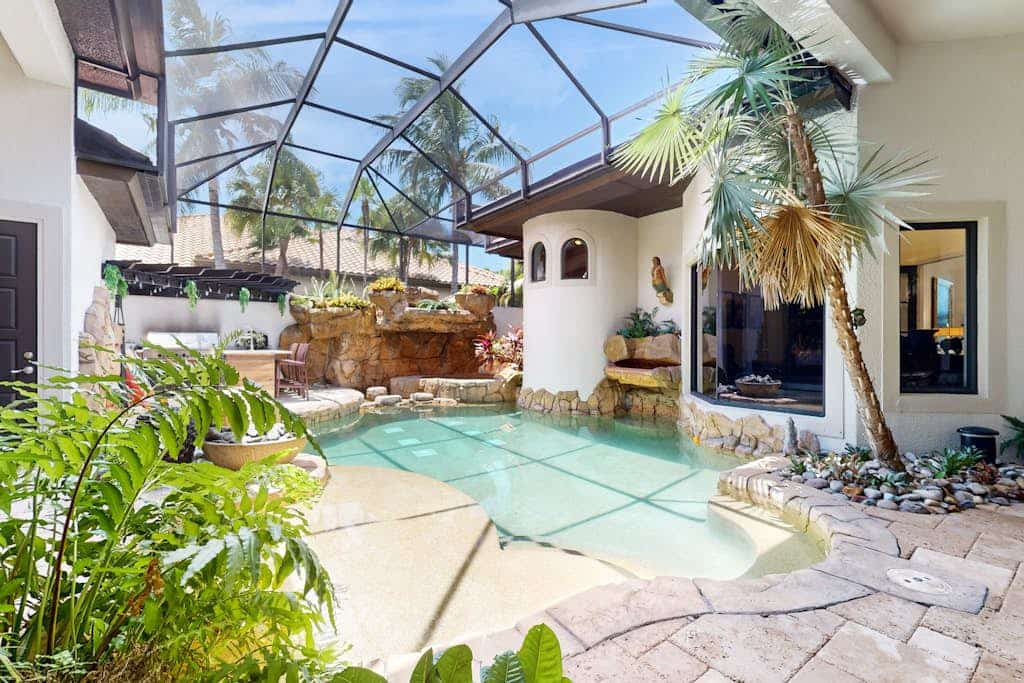 Deluxe home in a resort community with amazing views, pool, & hot tub