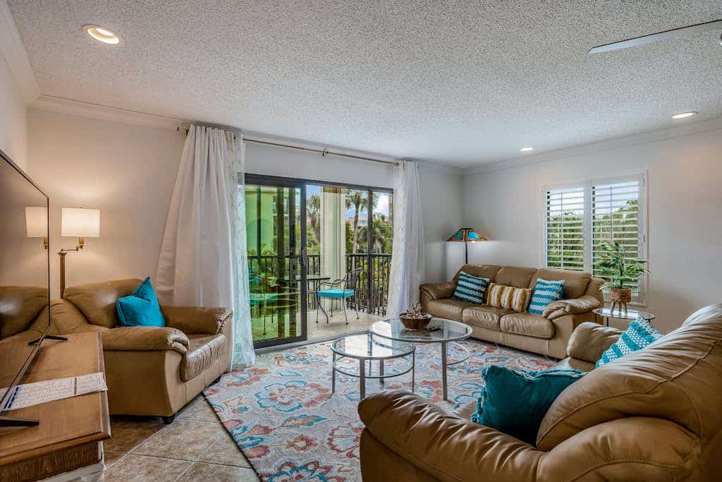 Second Floor Condo with Shared Pool, Central AC, WiFi, W/D - Snowbird Friendly