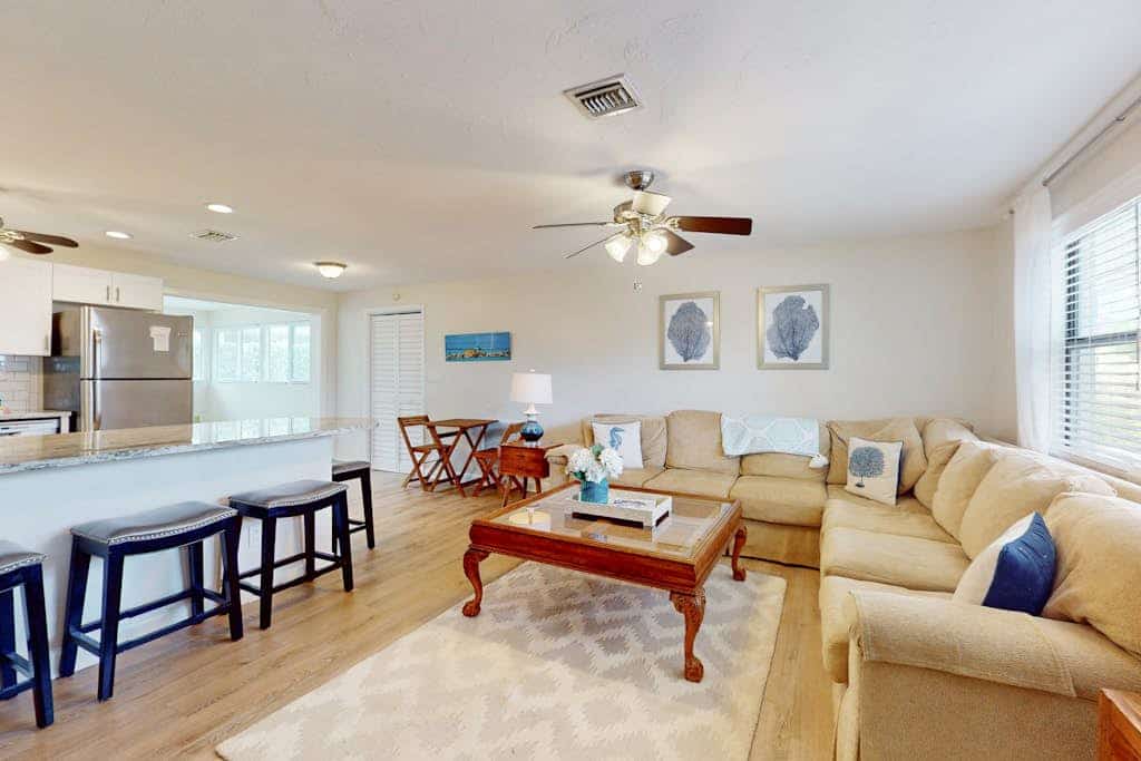 Quiet and Breezy Bungalow near Beach w/ Screened Lanai & Gourmet Kitchen