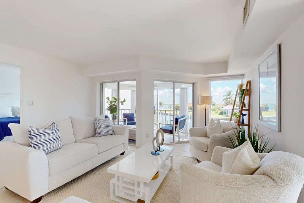 Waterview condo with shared pool, pickleball, and WIFI