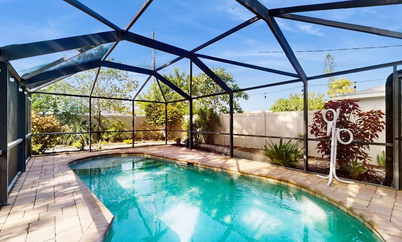 Contemporary and cozy home with heated pool, central location, close to beaches