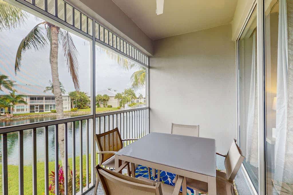 Lakefront retreat with heated pool, hot tub, gym & tennis