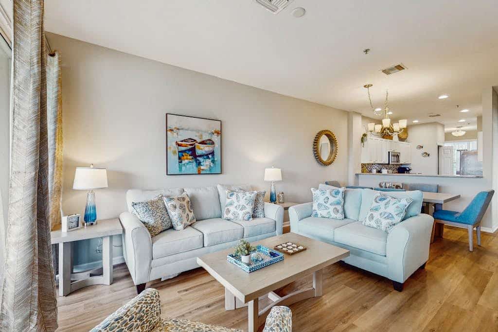 Lakefront retreat with heated pool, hot tub, gym & tennis