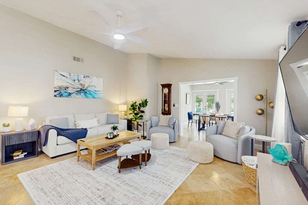 Exquisite home with private pool, washer & dryer, and bikes
