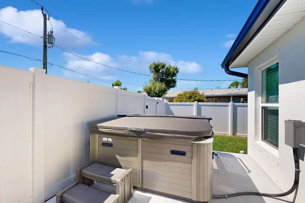 Coastal duplex with internet, washer and dryer, and dog friendly